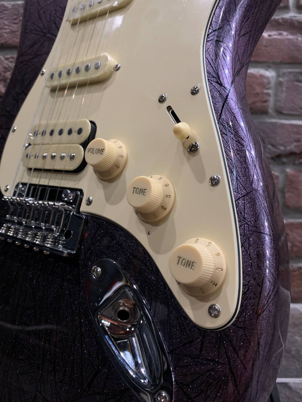 Эксклюзивная Электрогитара Stratocaster HSS + Цифровой Комбик 30 ват с Эффектами - изображение 6