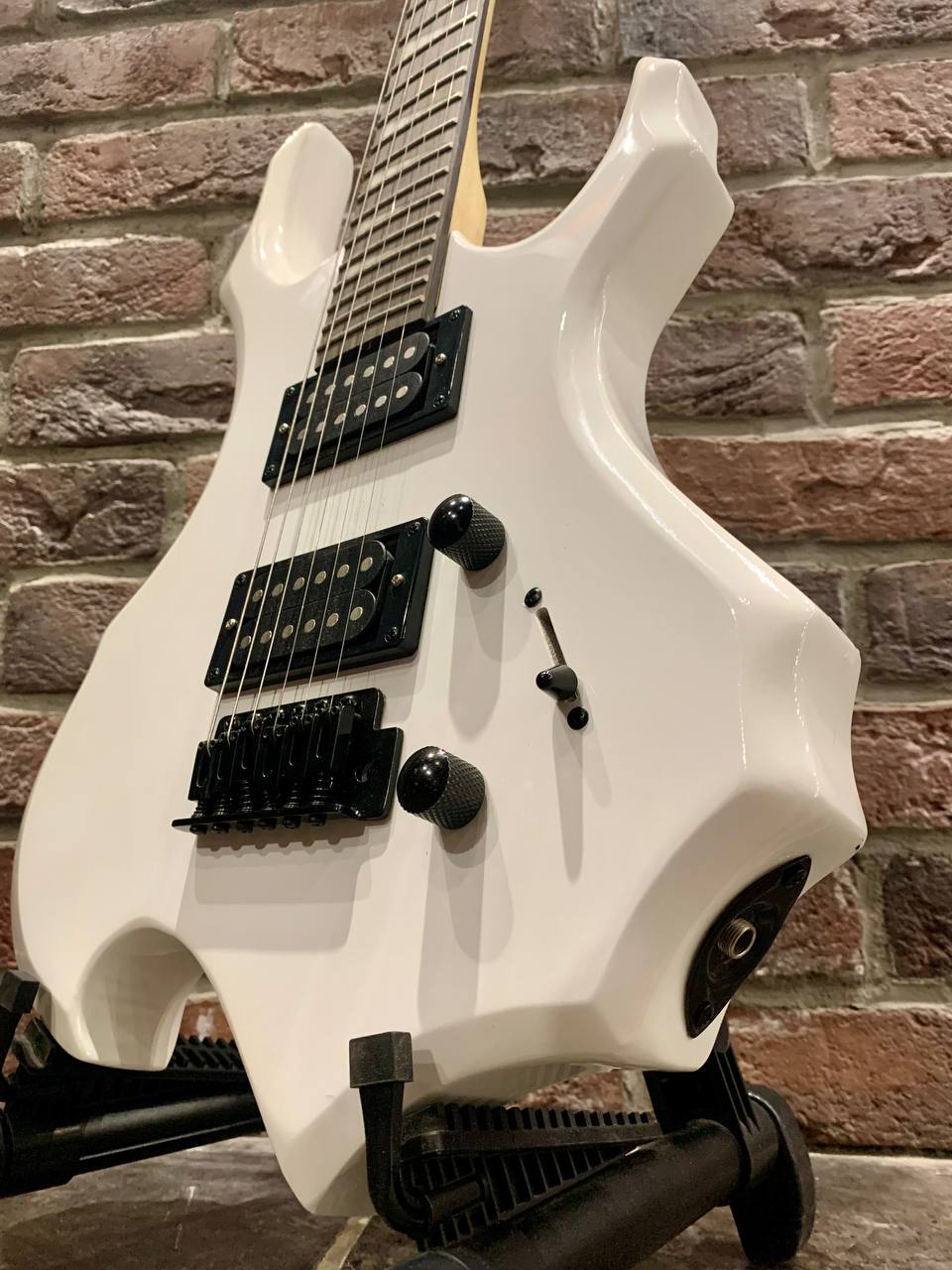 Электрогитара Forest White HH + Цифровой Комбик 40 ват c Эффектами (комплект) - изображение 5