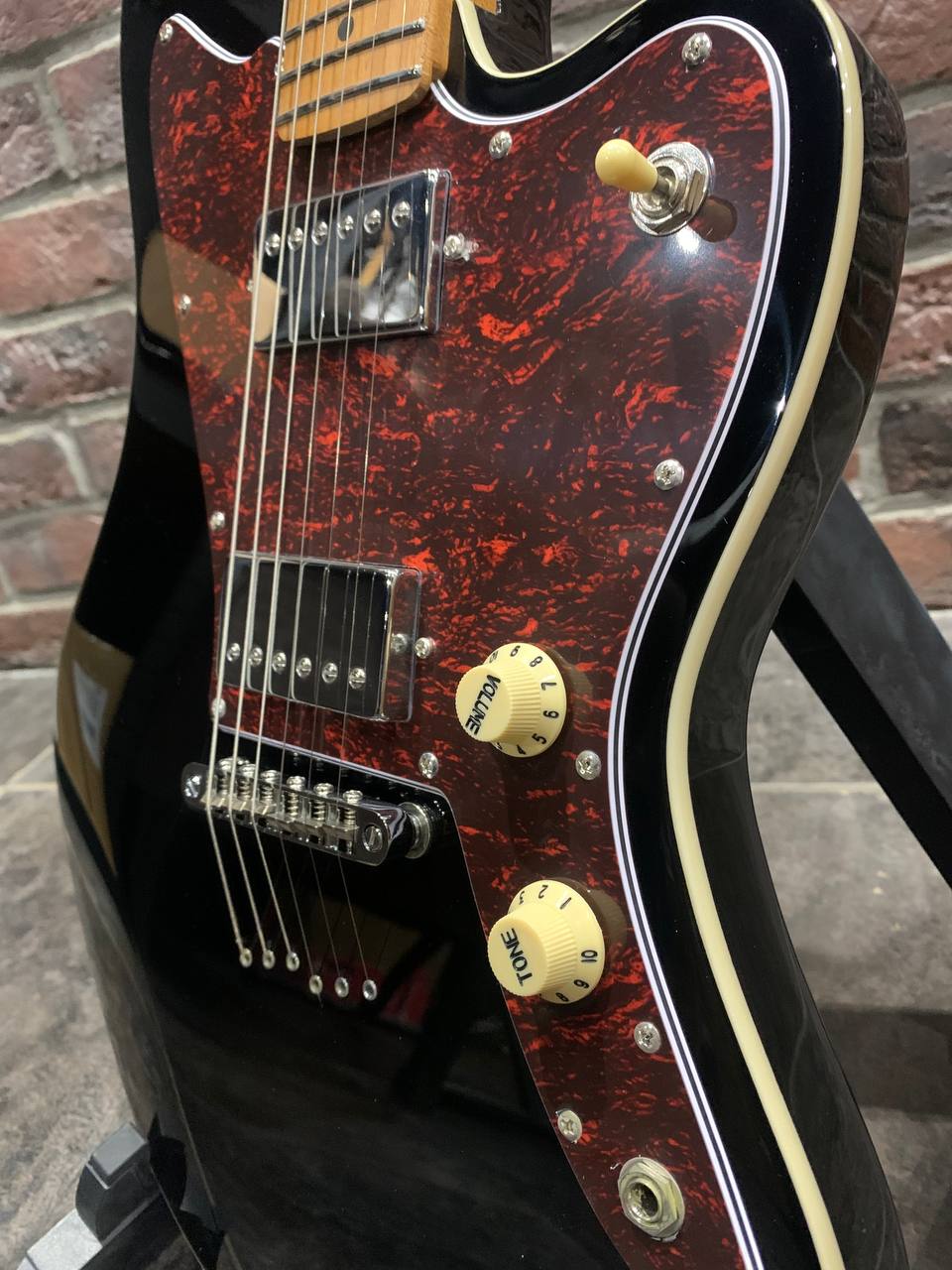 Электрогитара Jet Jaguar JJ-350 BK - изображение 4