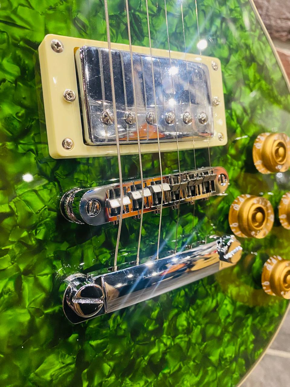 Электрогитара Les Paul Vintage Green - изображение 2