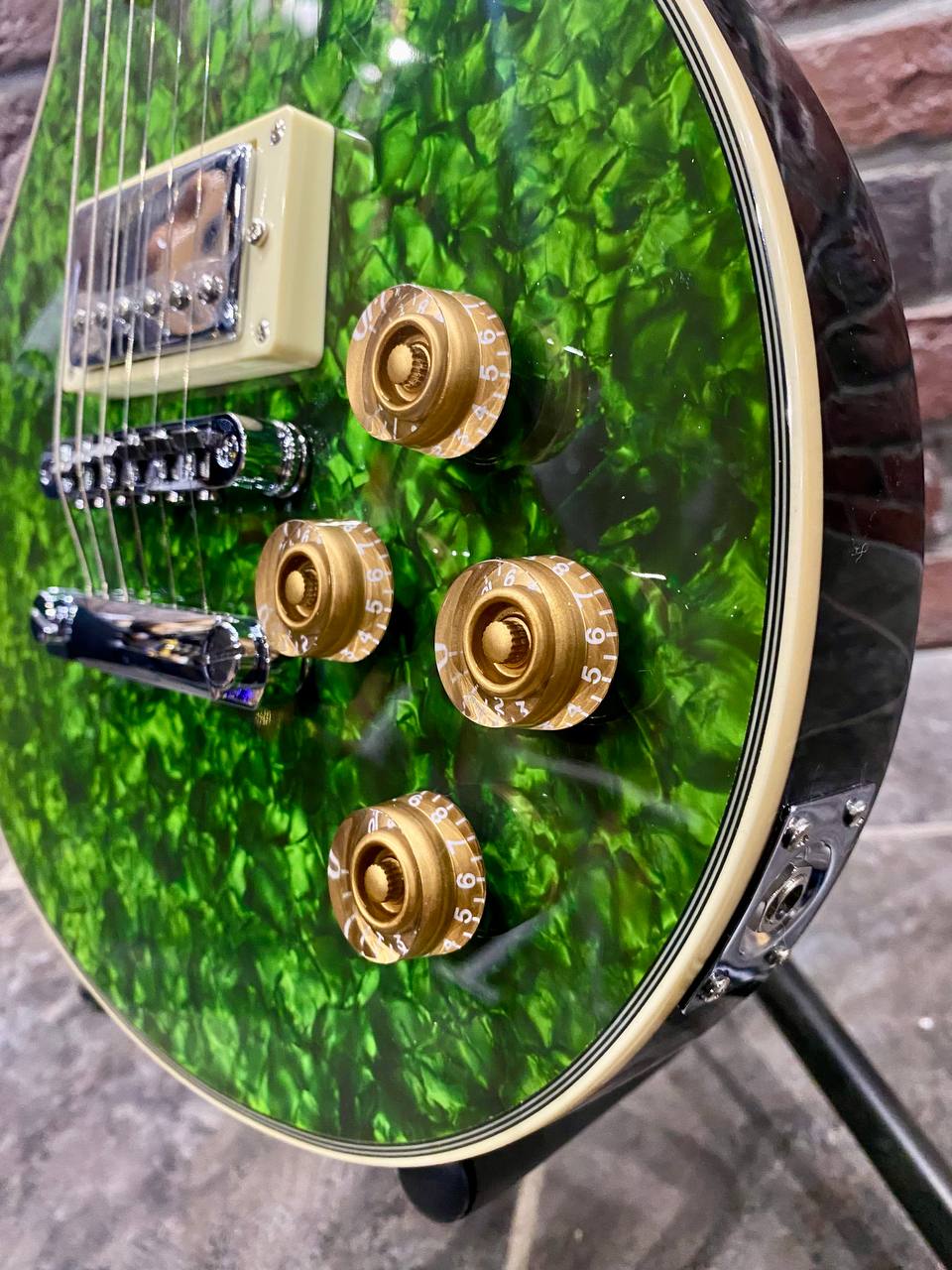 Электрогитара Les Paul Vintage Green - изображение 3