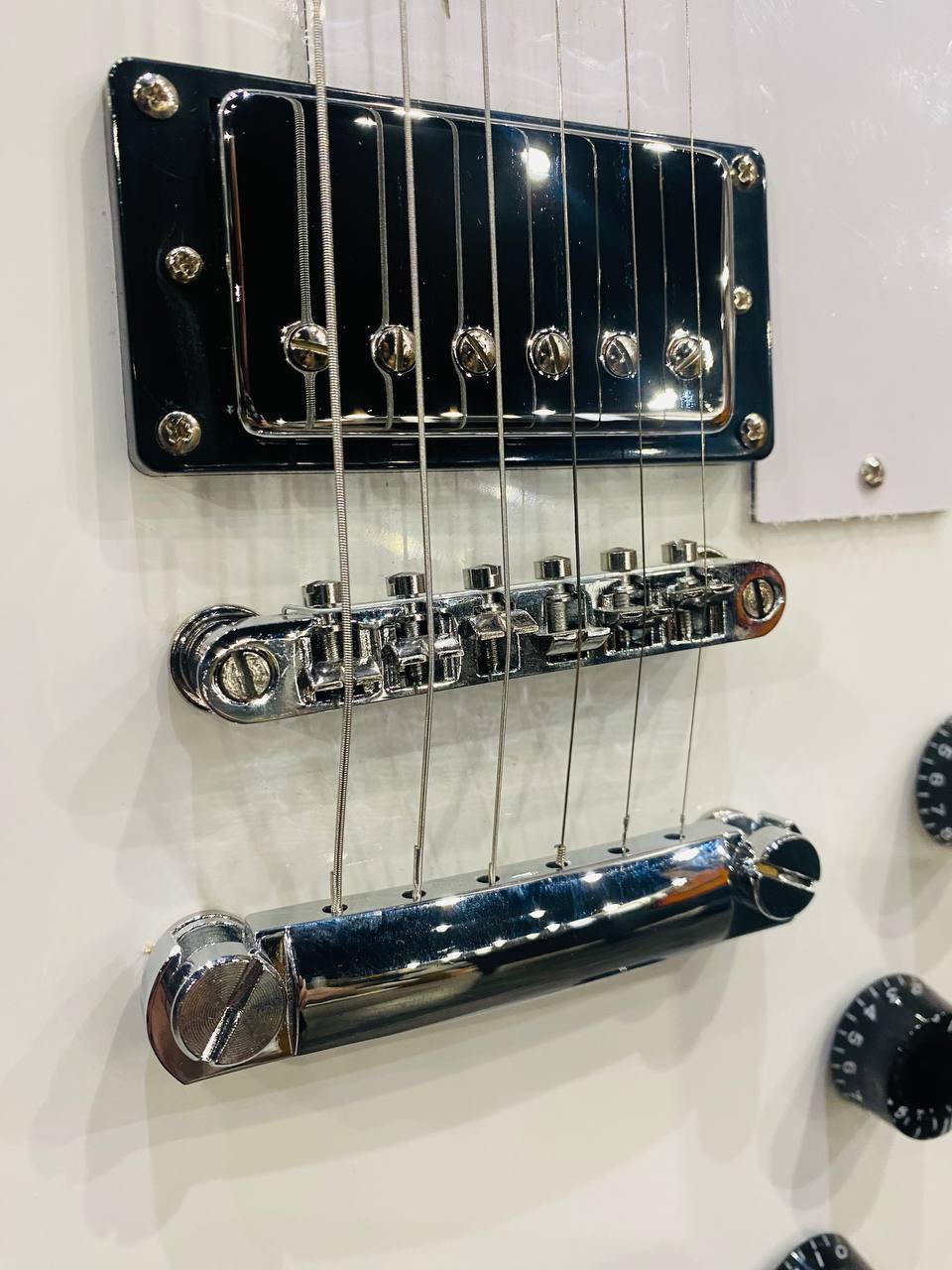 Электрогитара Explorer - изображение 2