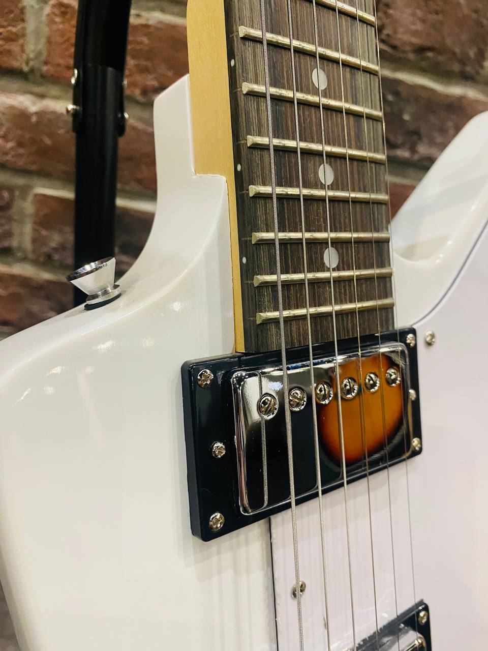 Электрогитара Explorer - изображение 6