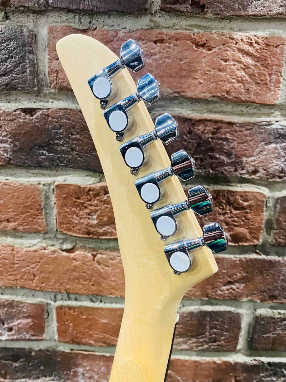 Электрогитара Explorer - изображение 8