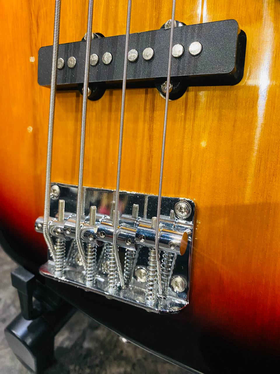Бас Гитара Jazz Bass для Начинающих  - изображение 3