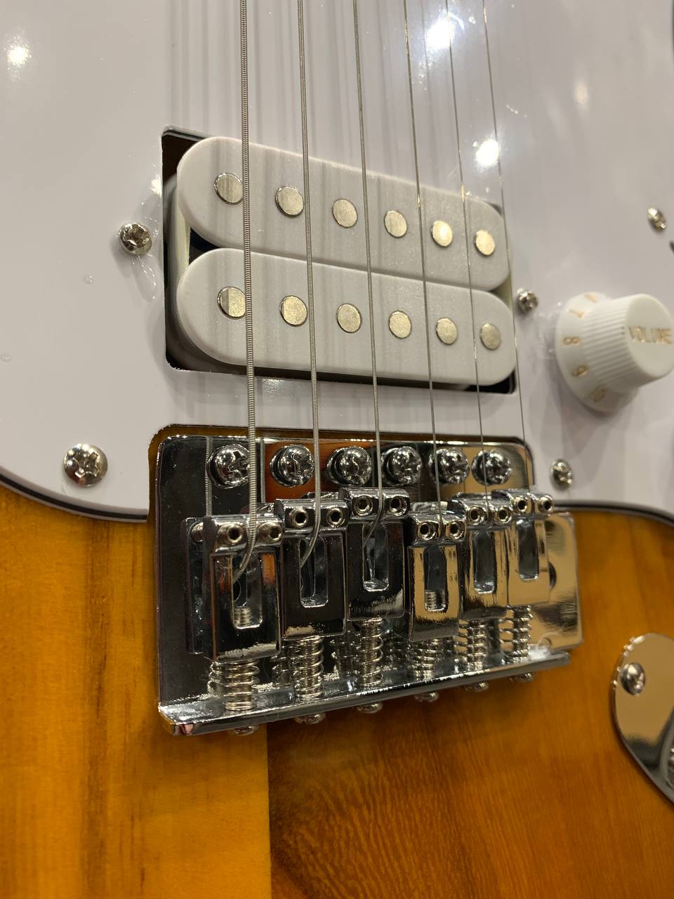 Электрогитара Stratocaster Sunburst HH - изображение 3