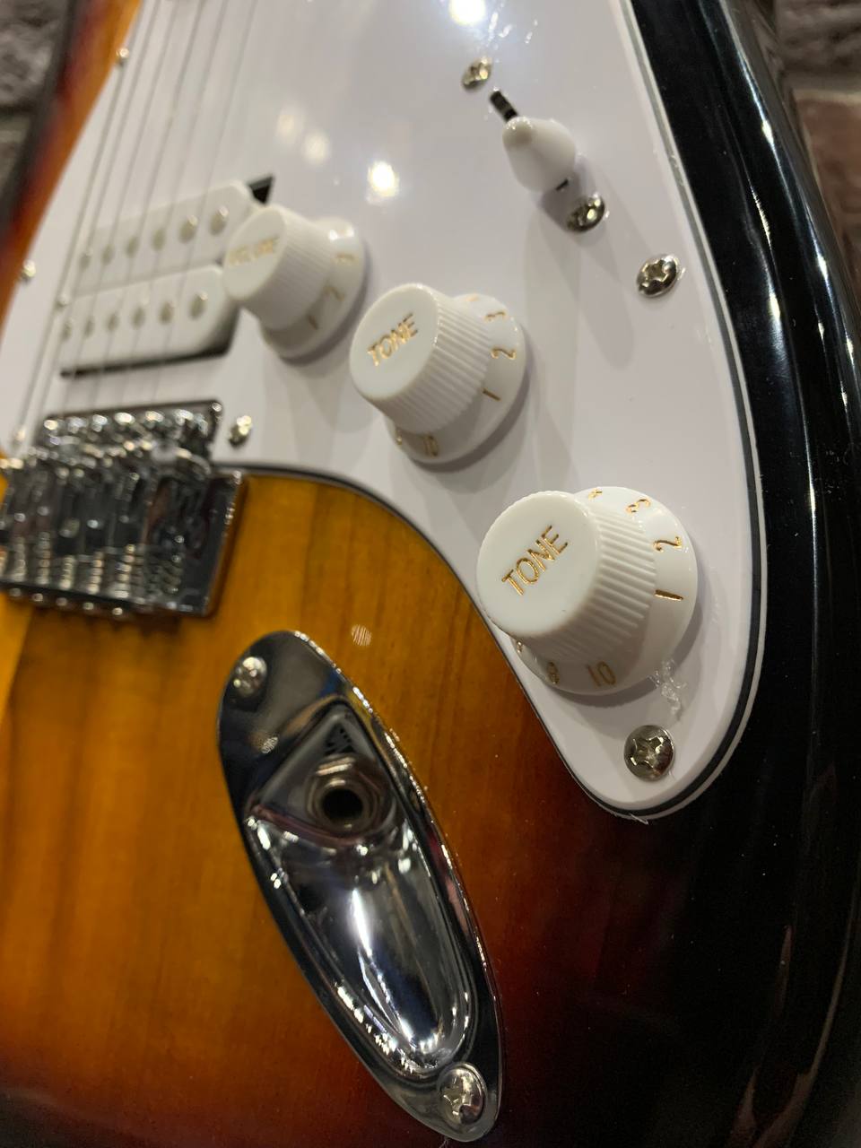 Электрогитара Stratocaster Sunburst HH - изображение 4
