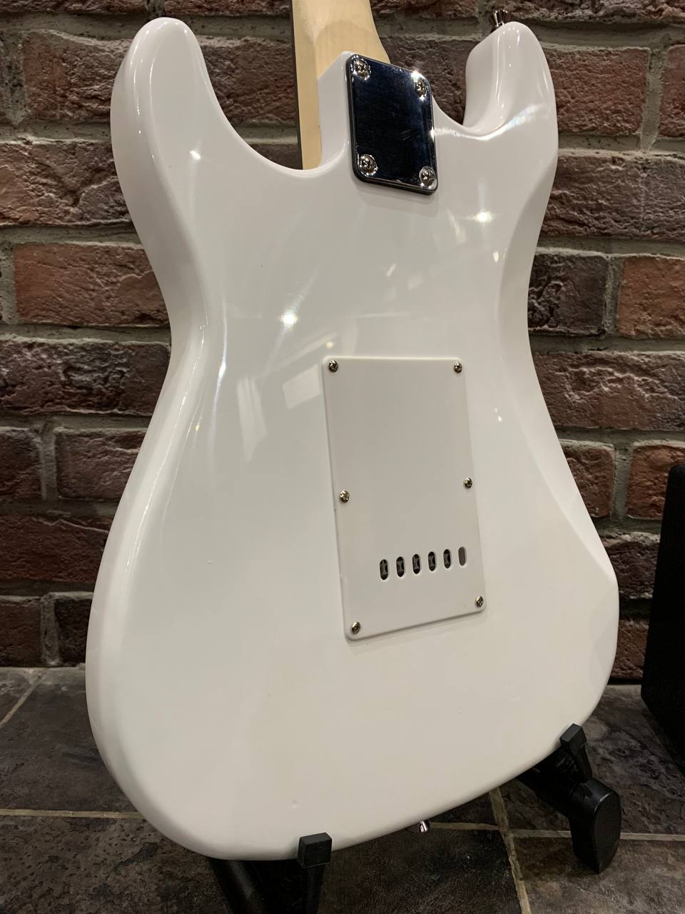 Электрогитара под Fender + Цифровой Комбик NUX Mark 2 (комплект) - изображение 4