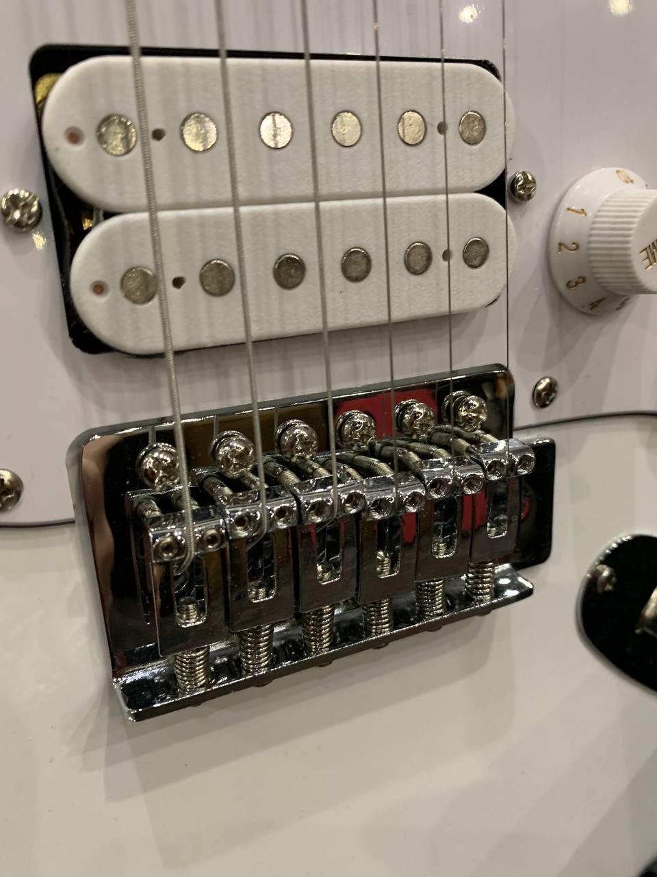 Электрогитара под Fender + Цифровой Комбик NUX Mark 2 (комплект) - изображение 7