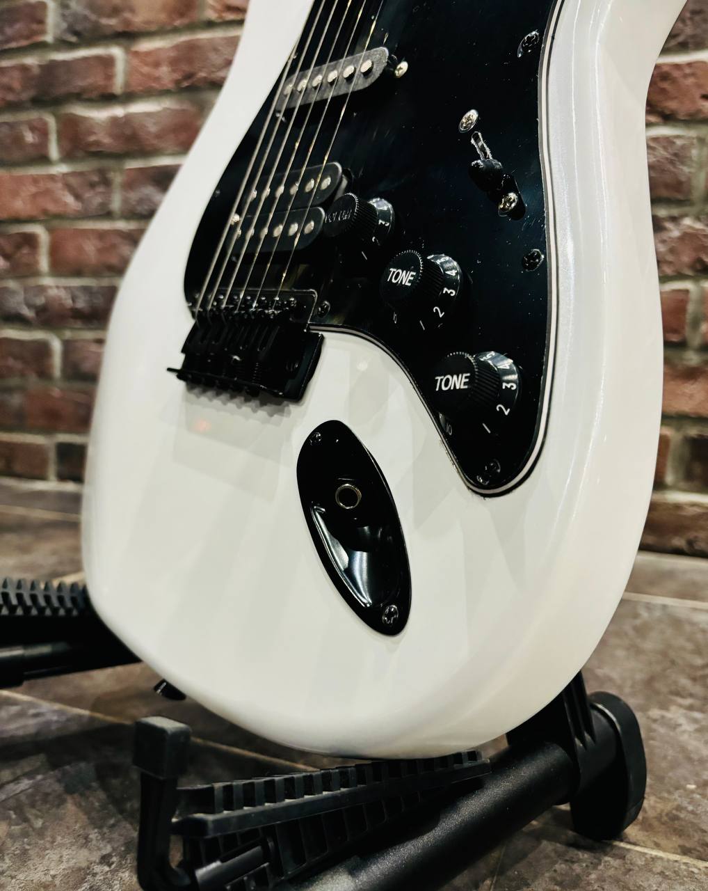 Электрогитара под Fender HSS Black Series - изображение 3