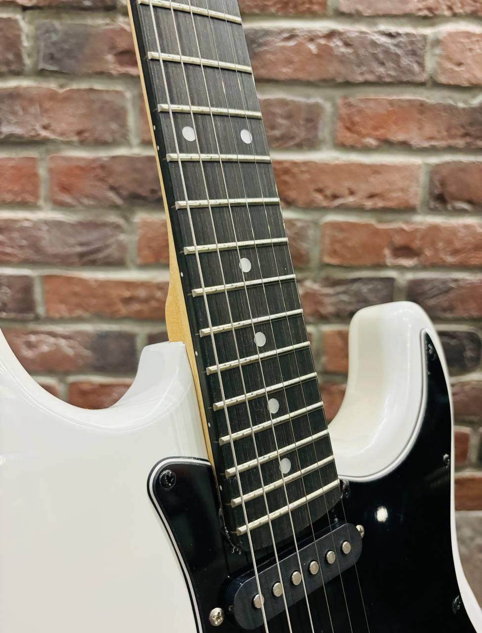 Электрогитара под Fender HSS Black Series - изображение 5