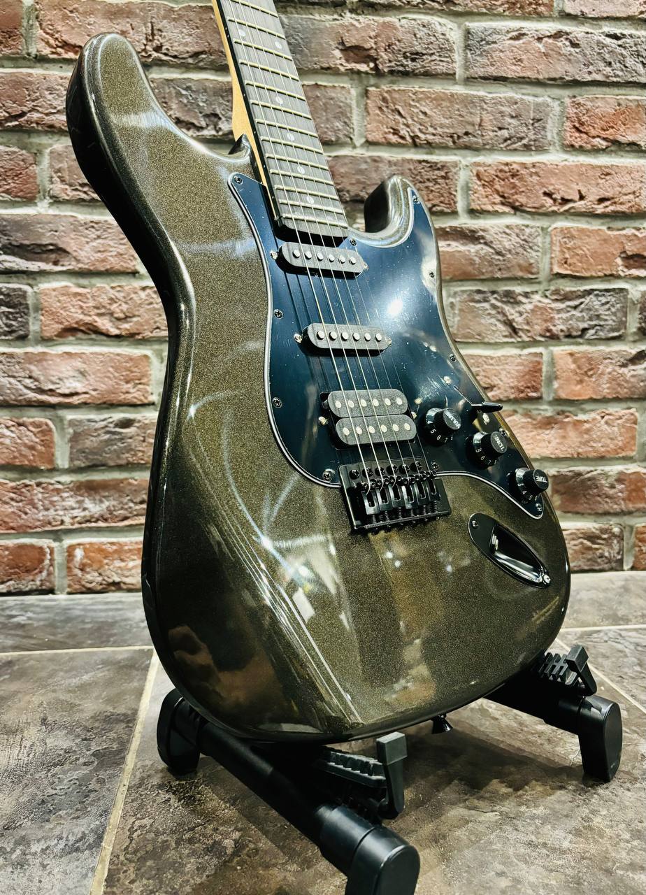 Электрогитара Strarocaster Black Series HSS