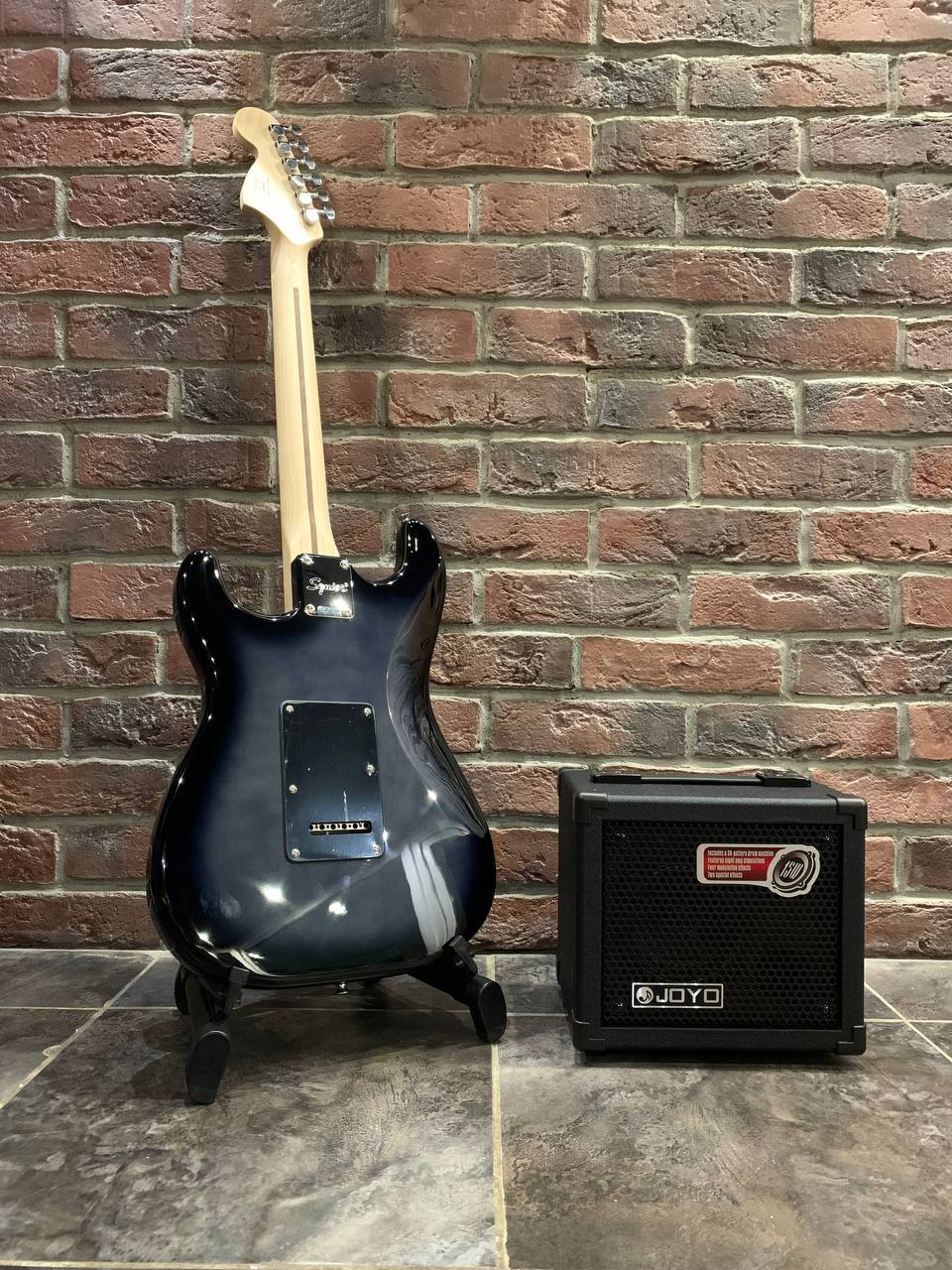 Электрогитара Fender Stratocaster Affinity + Комбик с Эффектами и Драм Машиной - изображение 2