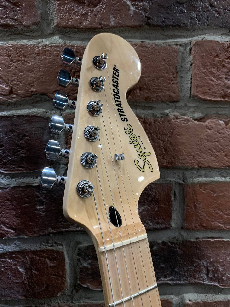 Электрогитара Fender Stratocaster Affinity + Комбик с Эффектами и Драм Машиной - изображение 8