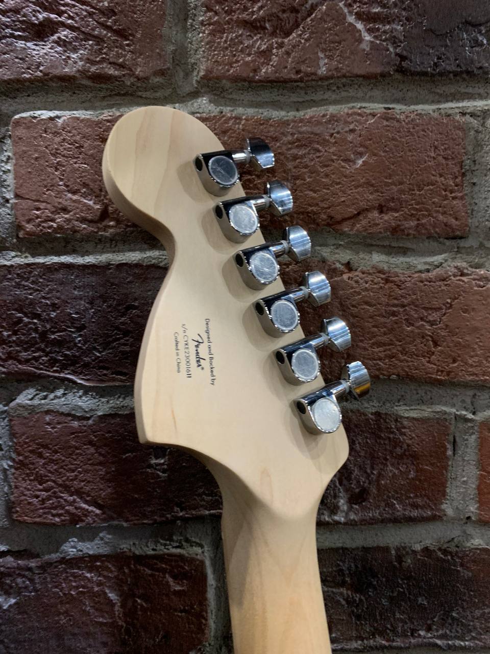 Электрогитара Fender Stratocaster Affinity + Комбик с Эффектами и Драм Машиной - изображение 9
