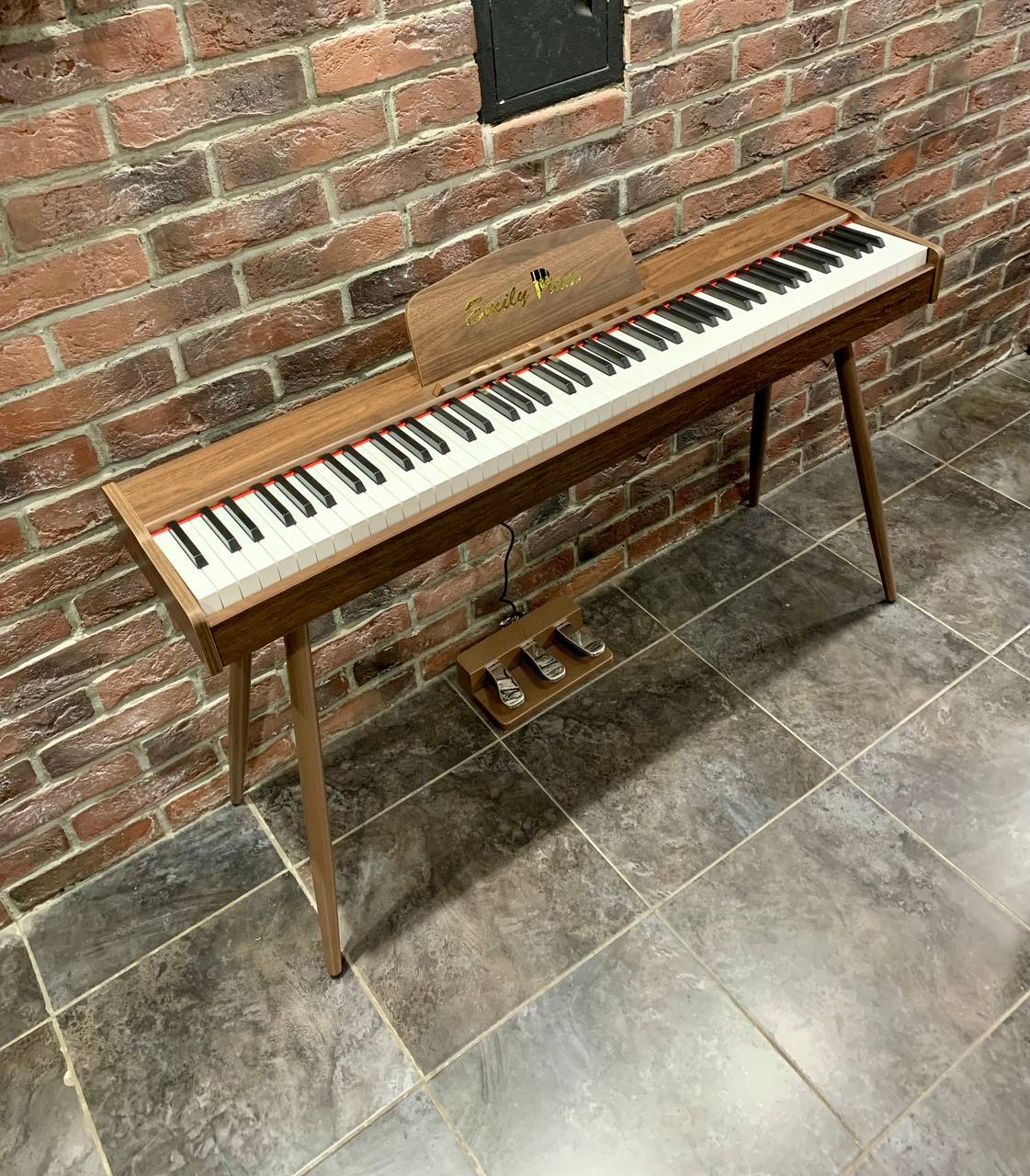 Цифровое Пианино для Музыкальной Школы Emily D-47 Walnut - изображение 3