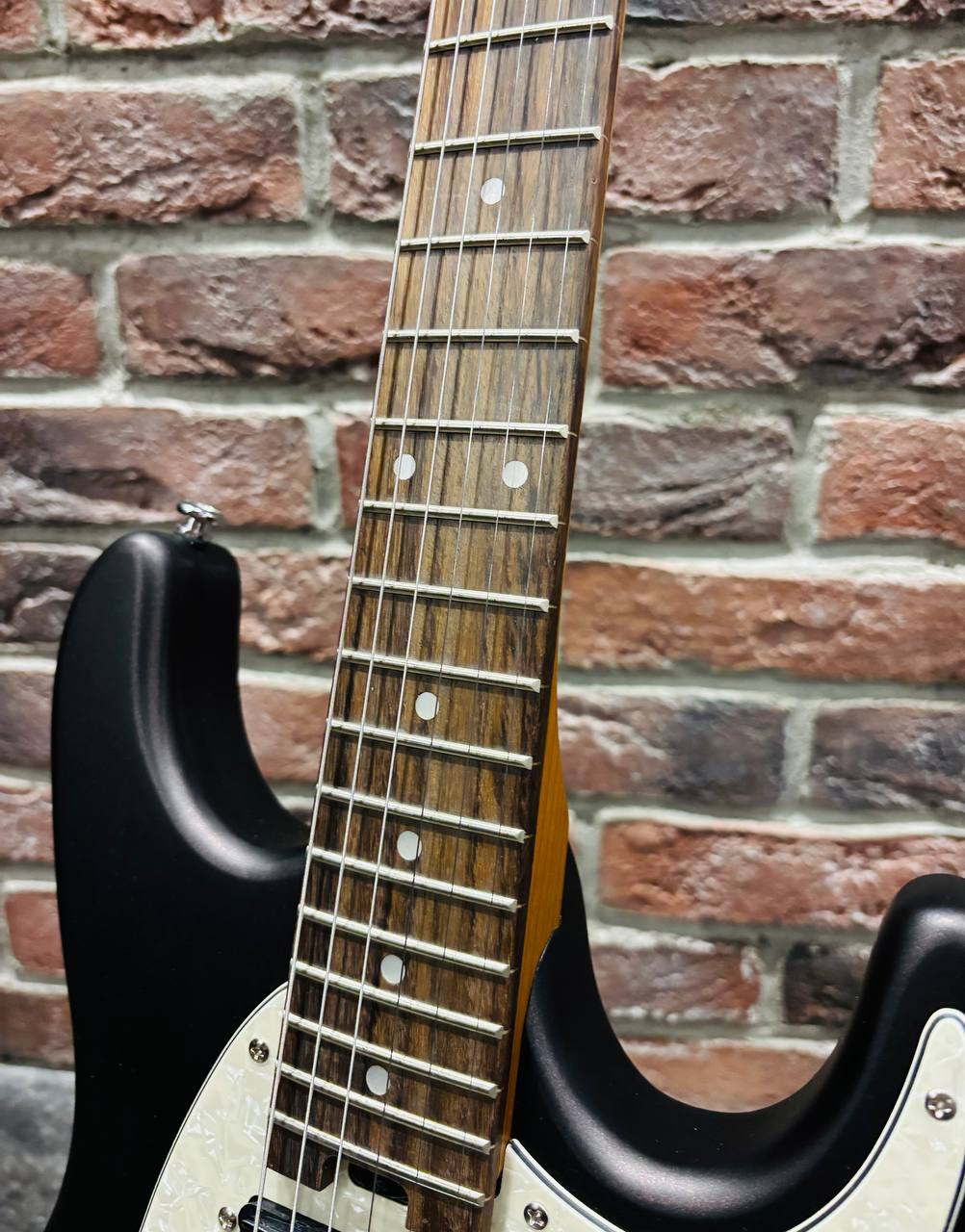 Электрогитара Grote HSS Stratocaster (Рельсовые Звучки с Отсечкой) - изображение 5
