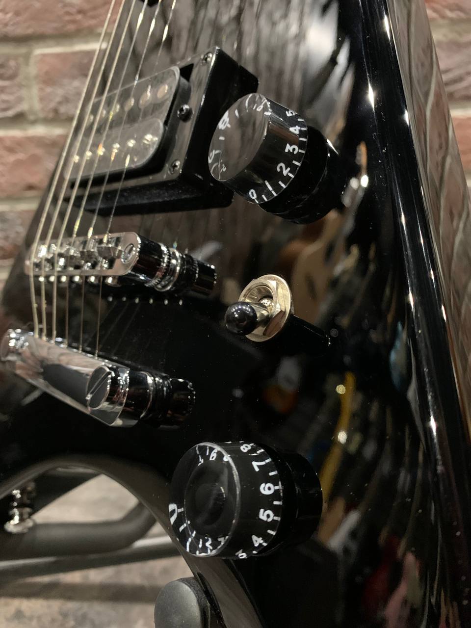 Электрогитара Caraya Черная Стрела HH - изображение 5