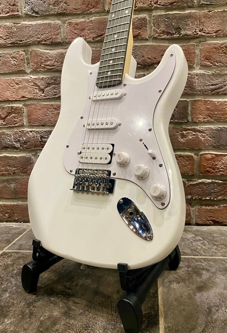 Электрогитара White Stratocaster для Начинающих