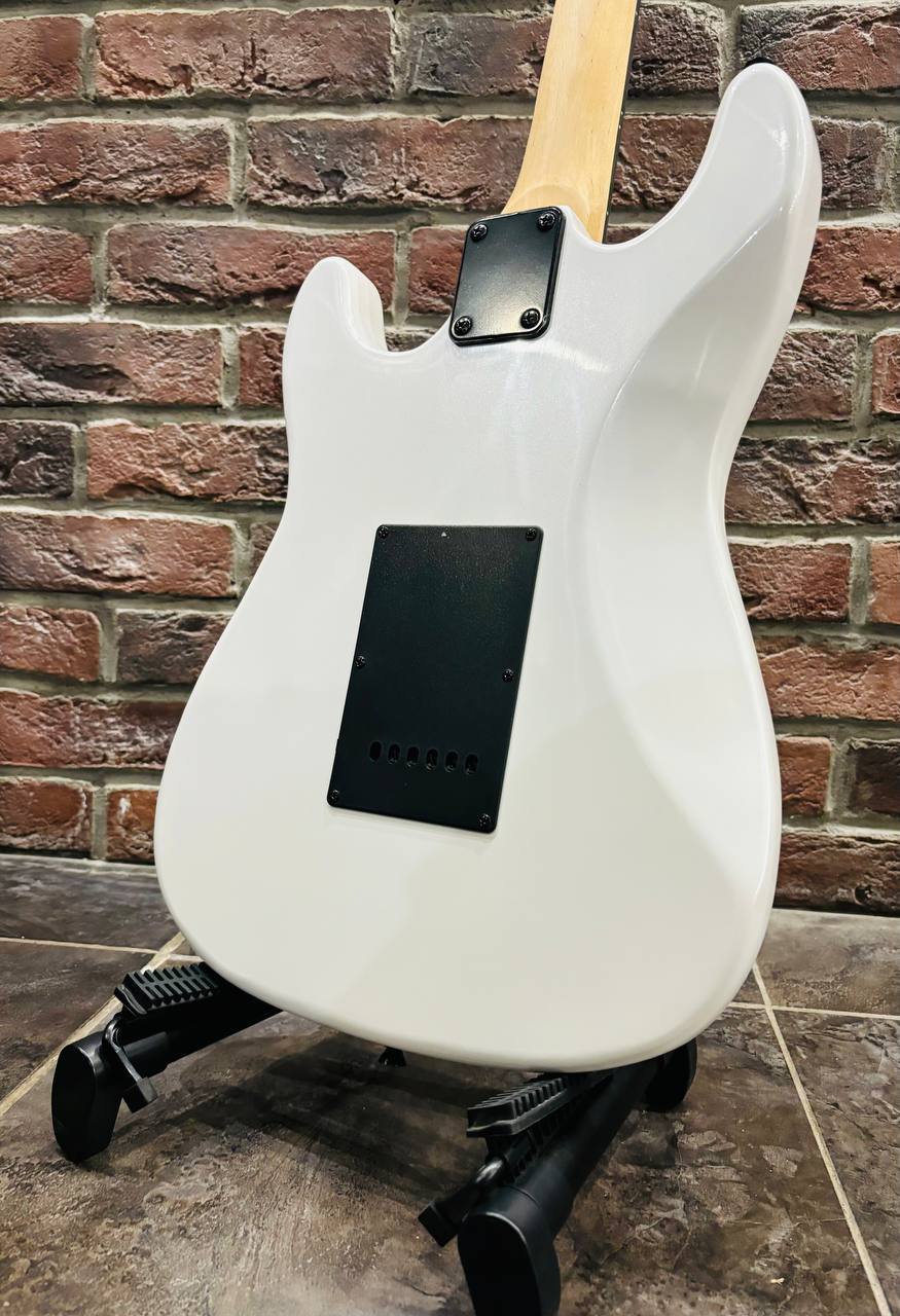 Электрогитара Stratocaster HSS Black Series + Портативный Комбик - изображение 4