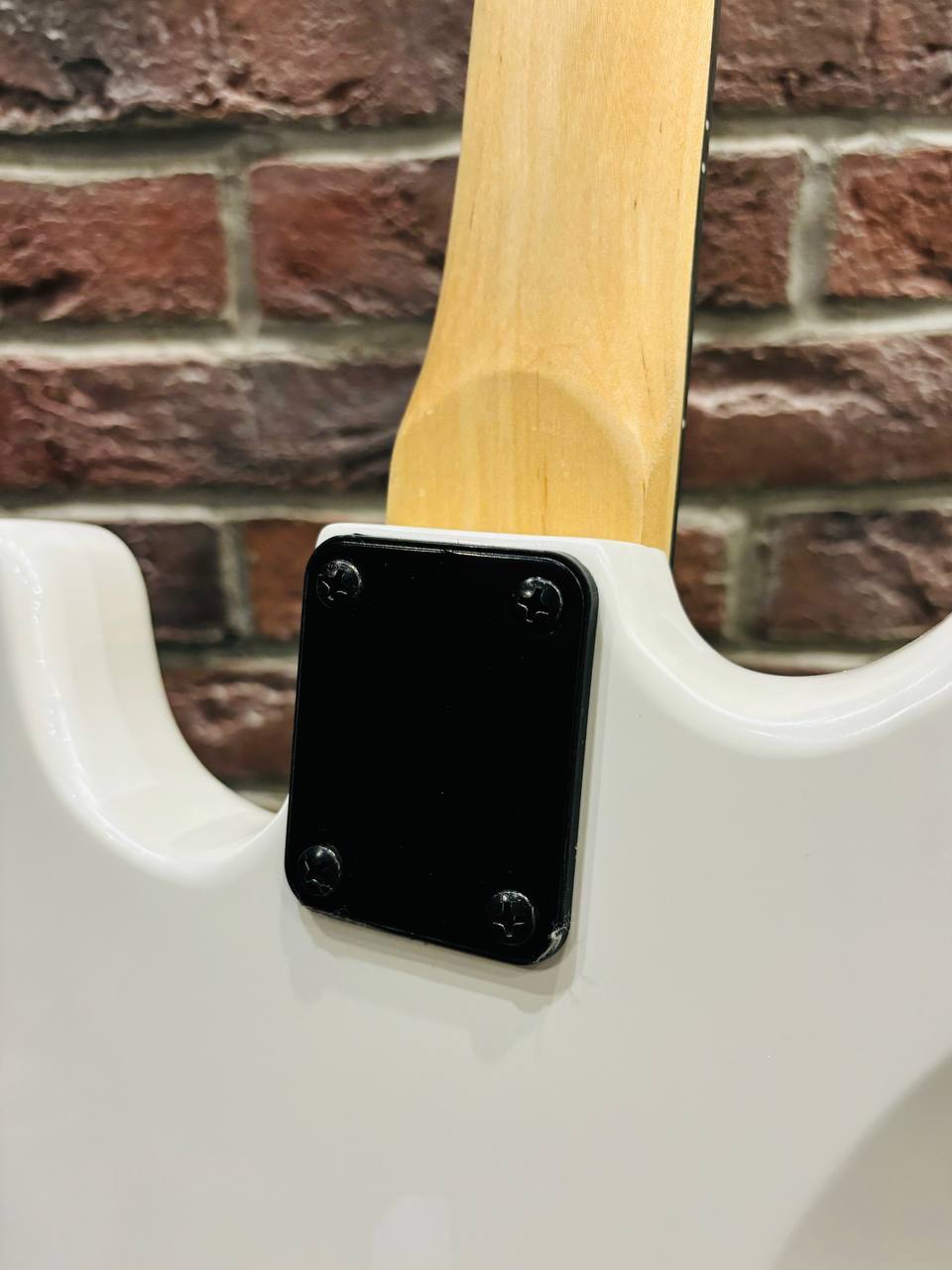 Электрогитара Stratocaster HSS Black Series + Портативный Комбик - изображение 6