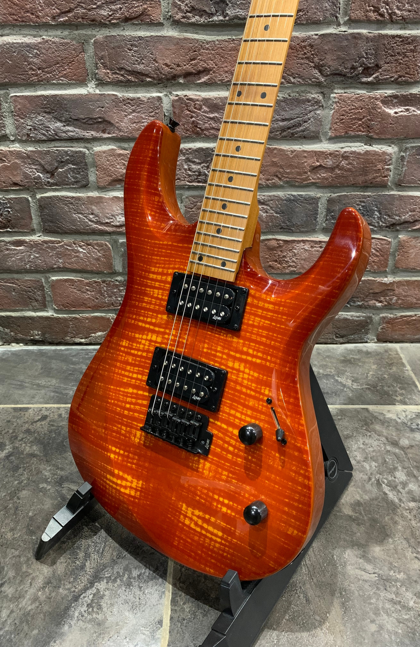 Электрогитара SuperStratocaster Luxars HH SB - изображение 2