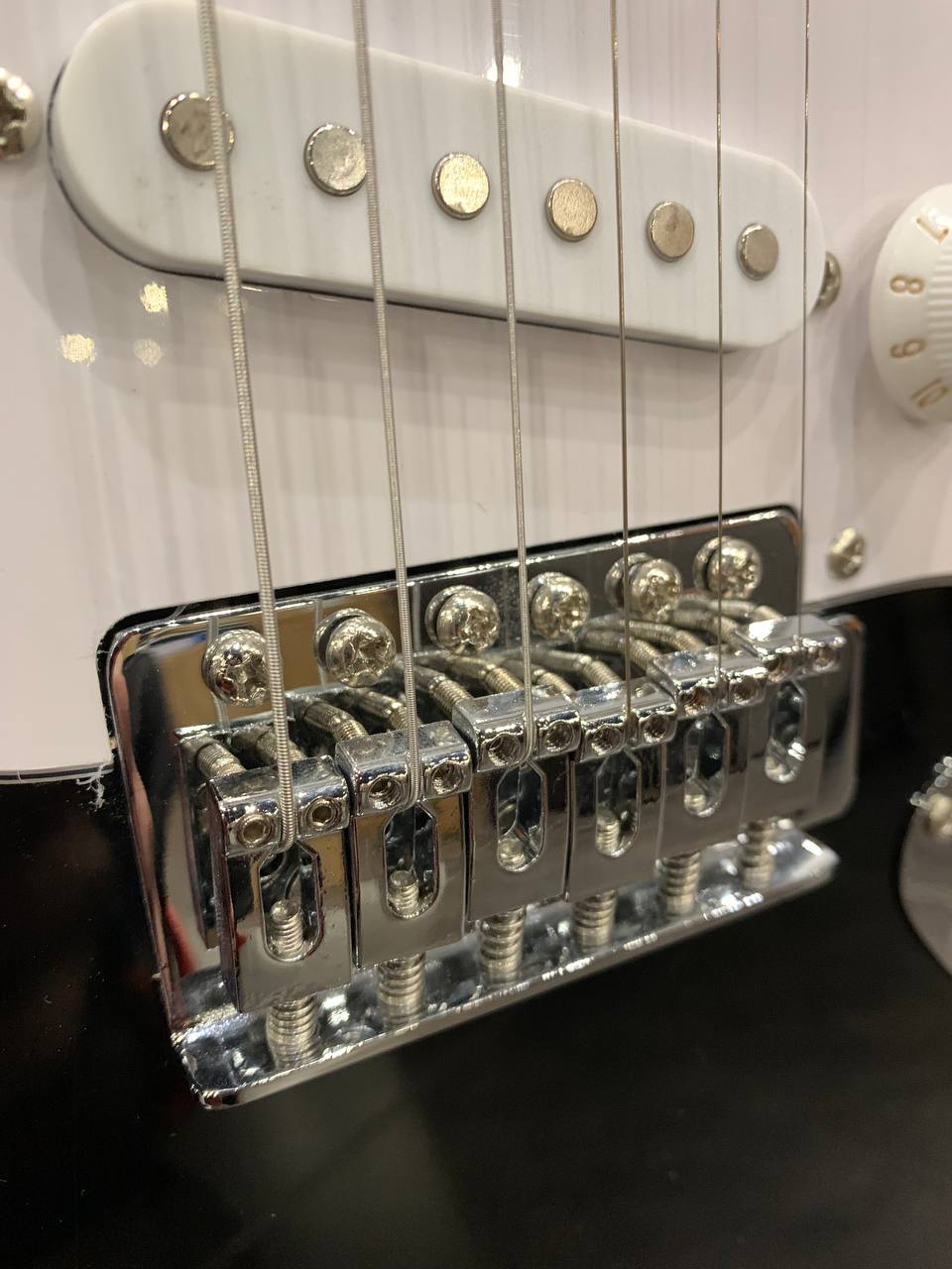 Электрогитара Stratocaster SSS + Мощный Комбик (комплект) - изображение 5