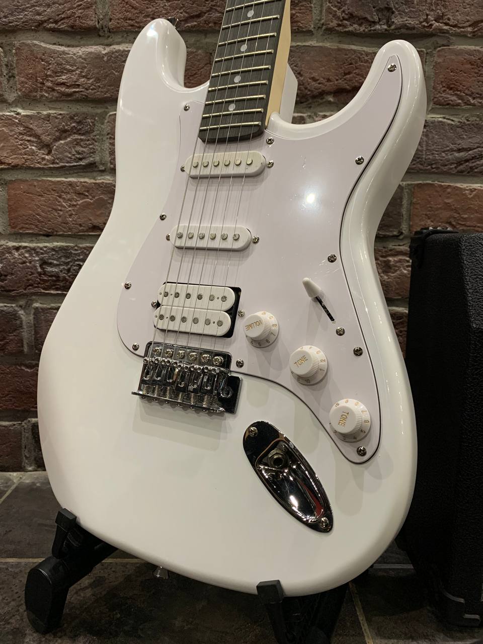 Электрогитара Stratocaster HSS + Комбик (полный комплект) - изображение 3