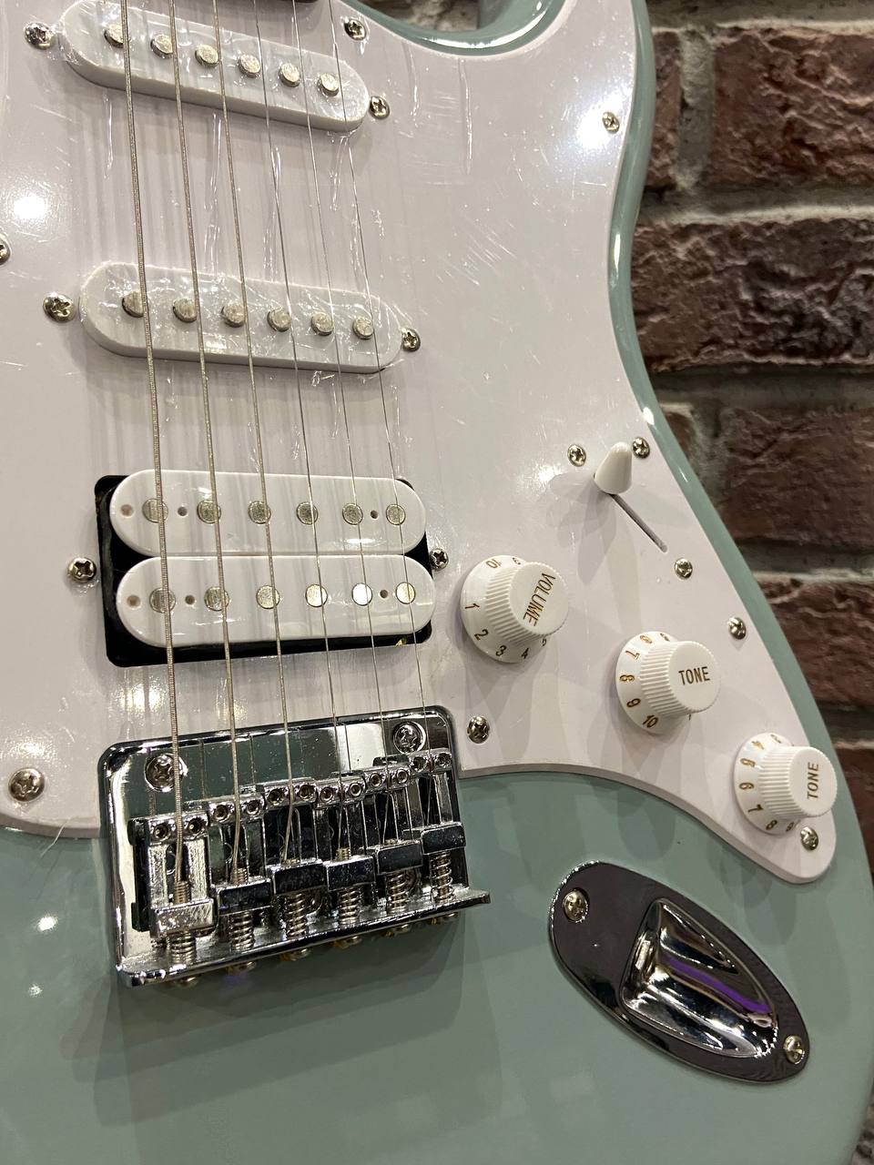 Электрогитара Root Note + Комбоусилитель Cort 30 ват (аналог Fender) - изображение 8