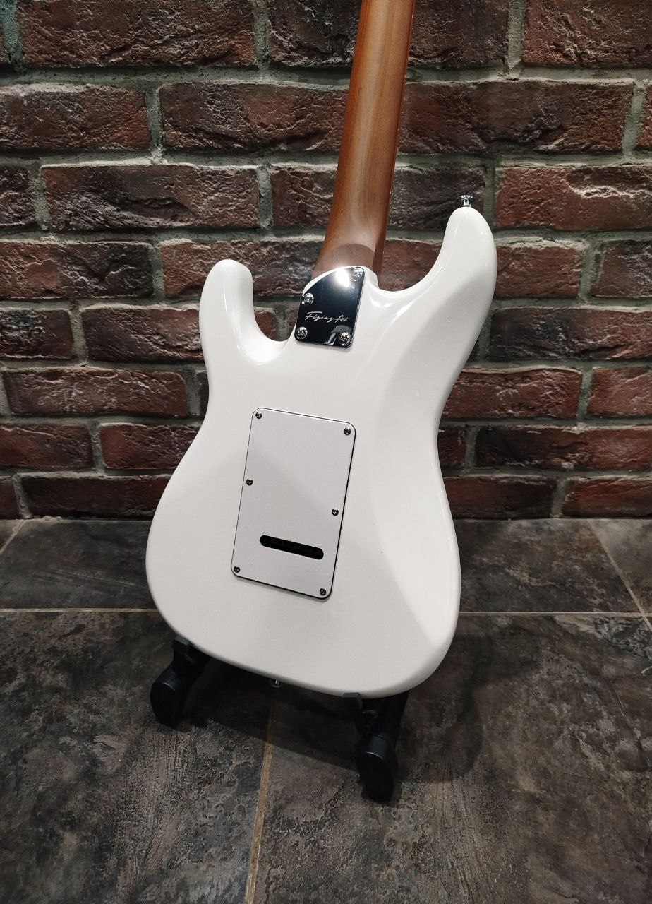 Детская Электрогитара Flying Fox 3/4 WH - изображение 2