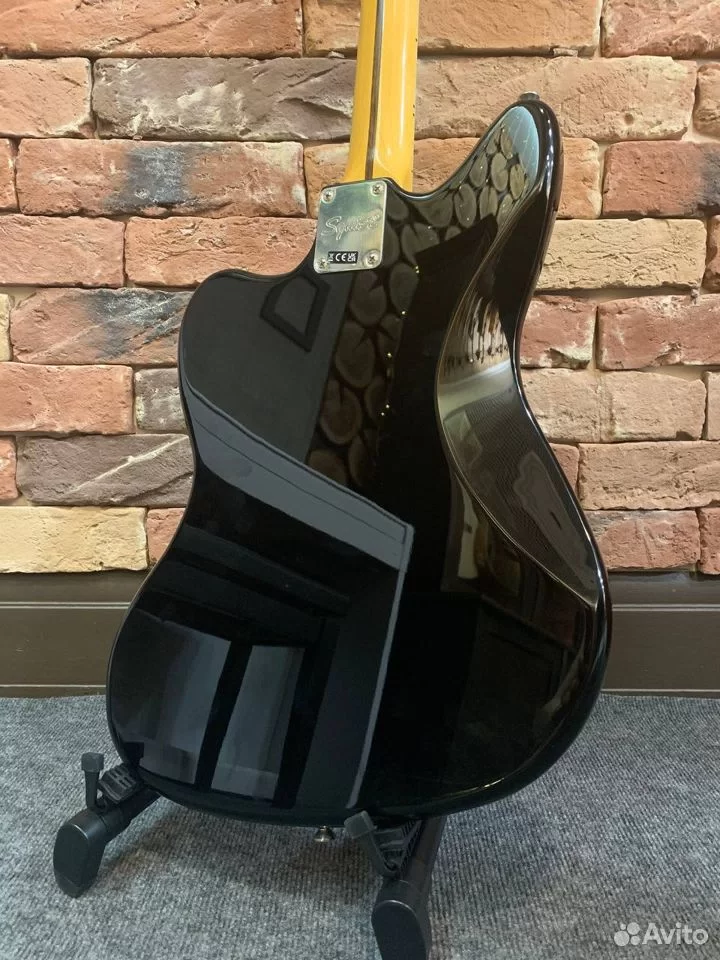 Электрогитара Squier Classic Vibe '70s Jaguar Black - изображение 2
