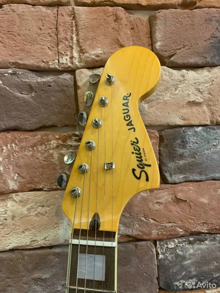 Электрогитара Squier Classic Vibe '70s Jaguar Black - изображение 7