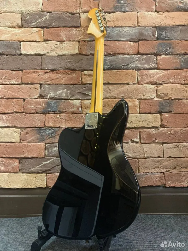Электрогитара Squier Classic Vibe '70s Jaguar Black - изображение 10