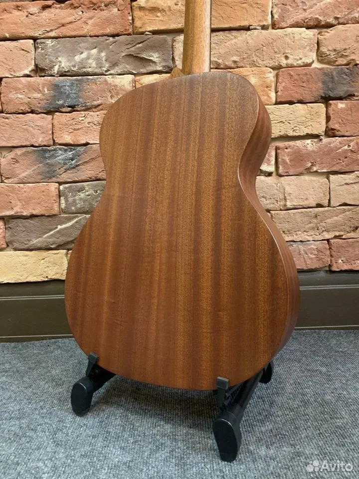 Акустическая Гитара Martin Guitars 000JR-10E Shawn - изображение 2