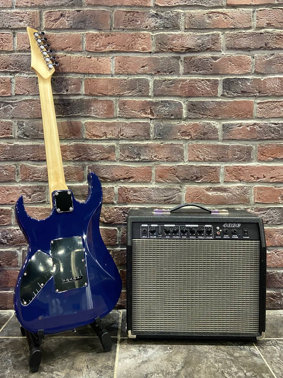 Электрогитара HH + Комбик 40 ват с Reverb (комплект) - изображение 2