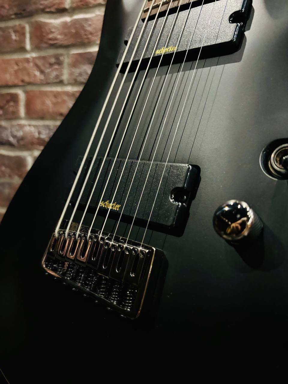 Электрогитара Schecter Demon + Цифровой Комбик с Эффектами и Встроенным Аккумулятором - изображение 5