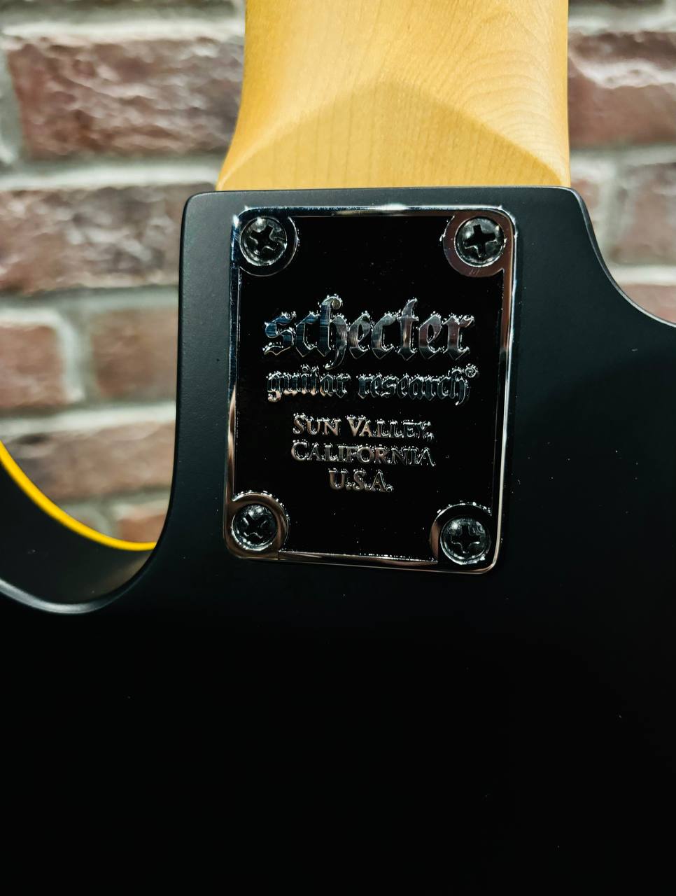 Электрогитара Schecter Demon + Цифровой Комбик с Эффектами и Встроенным Аккумулятором - изображение 6