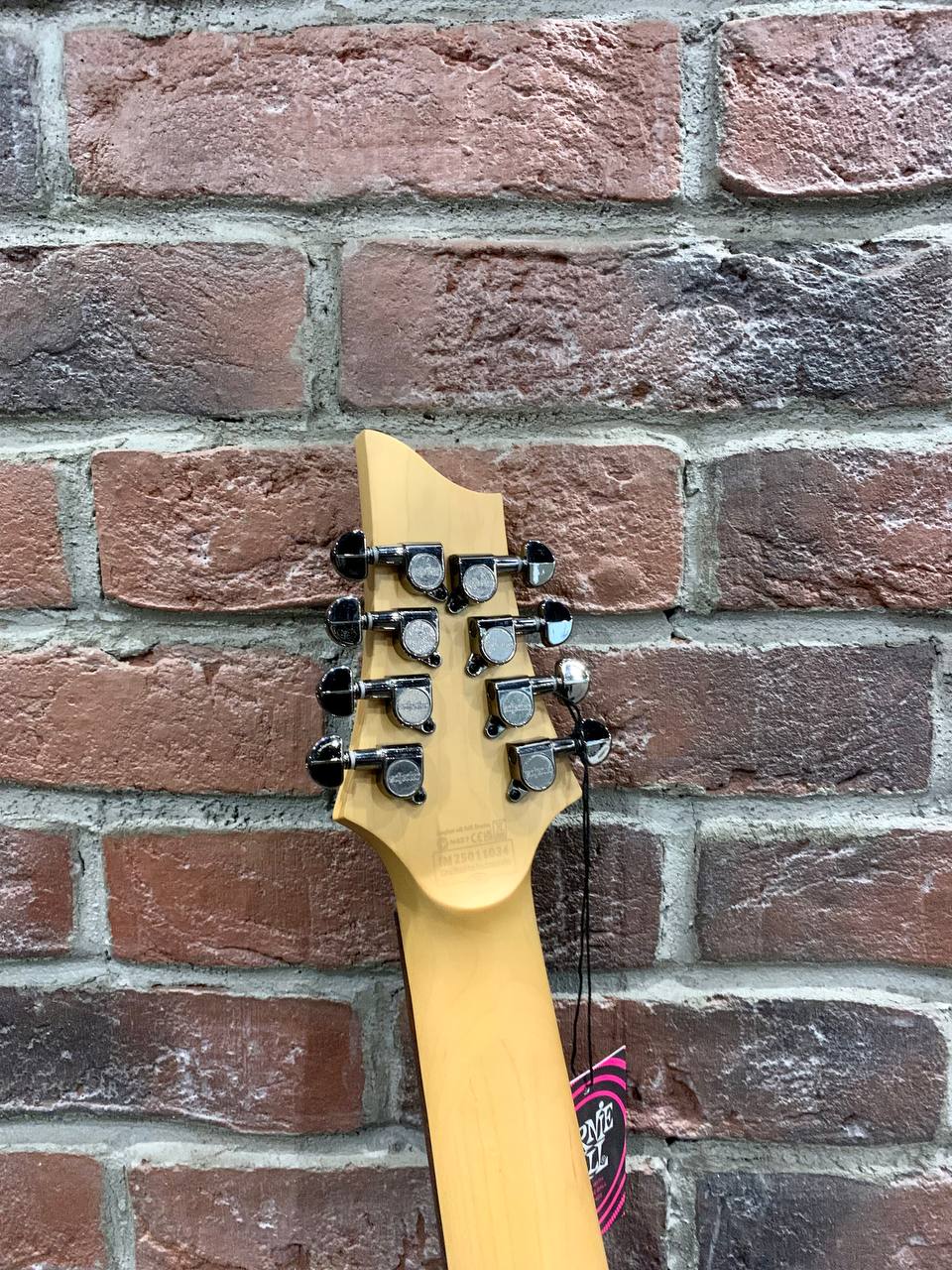 Электрогитара Schecter Demon 8 BKS + Комбик-Процессор NUX 40 вт - изображение 8