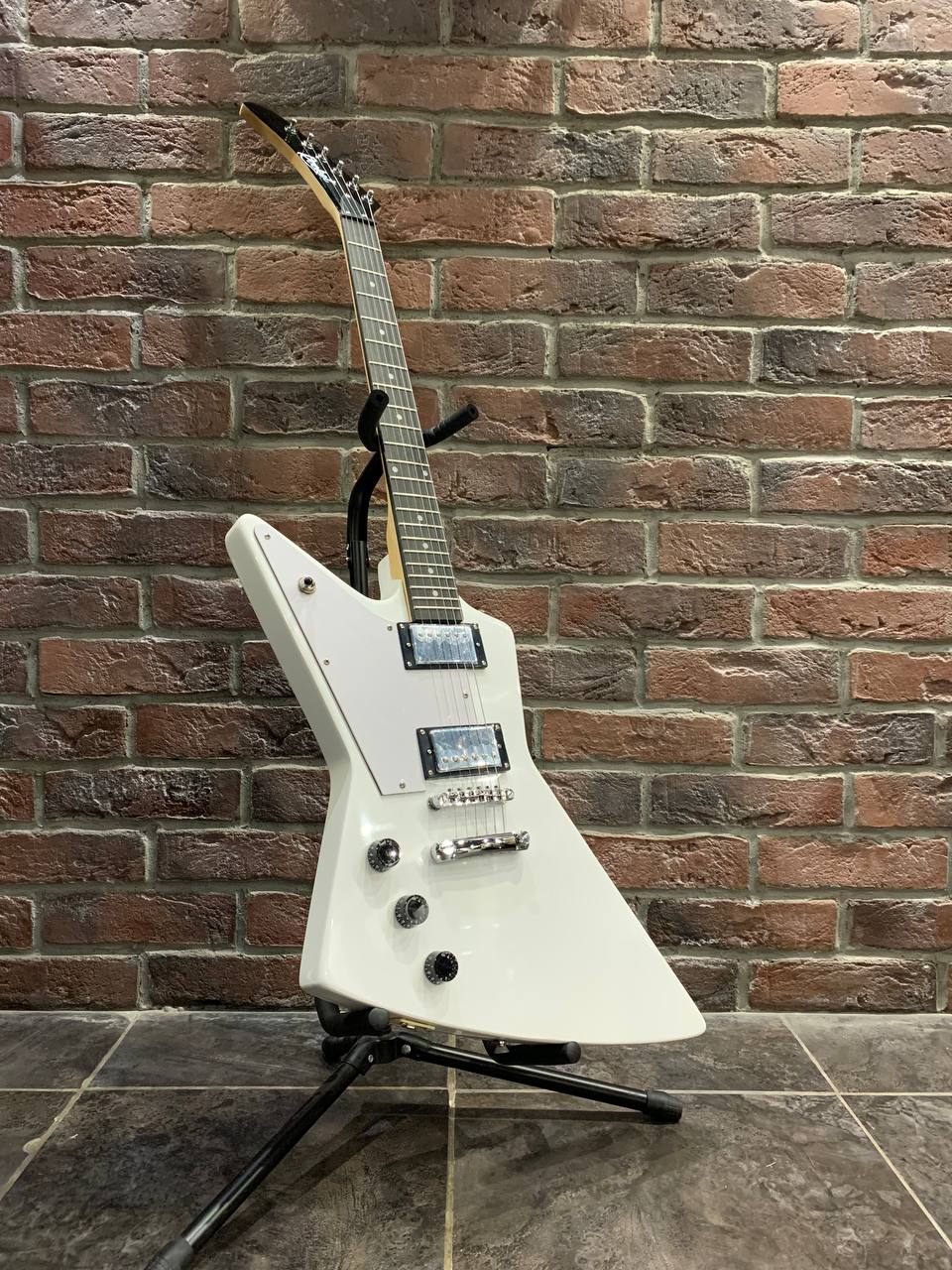 Леворукая Электрогитара Explorer HH-LH White - изображение 9
