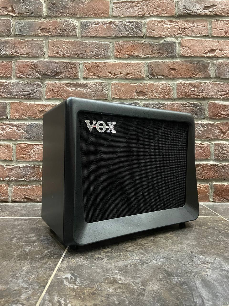 Цифровой Моделирующий Комбик С Эффектами VOX-VX 15 GT - изображение 2