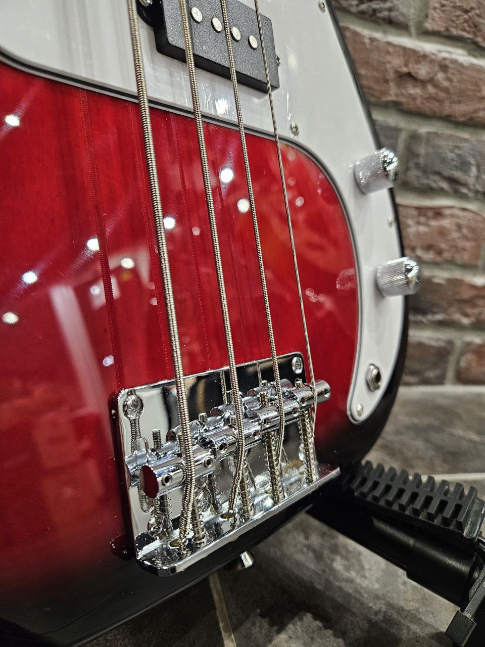 Бас Гитара Precision Bass - изображение 3