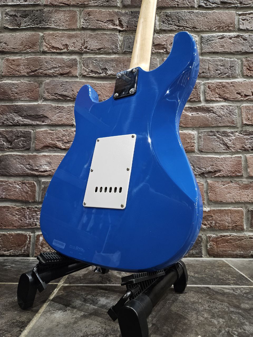 Электрогитара HSS под Fender + Цифровой Комбик с Эффектами и Драм Машиной - изображение 4