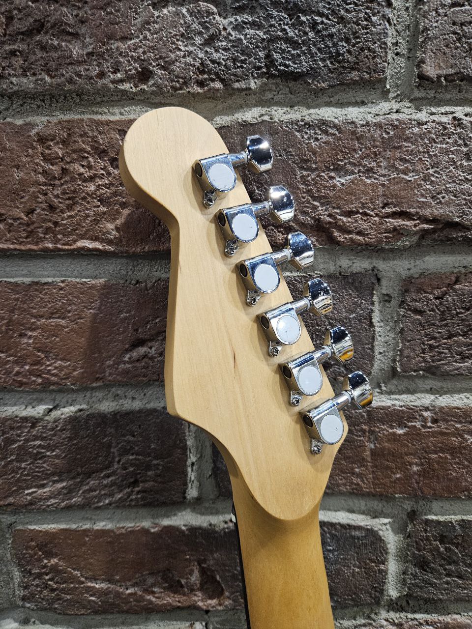 Электрогитара HSS под Fender + Цифровой Комбик с Эффектами и Драм Машиной - изображение 8
