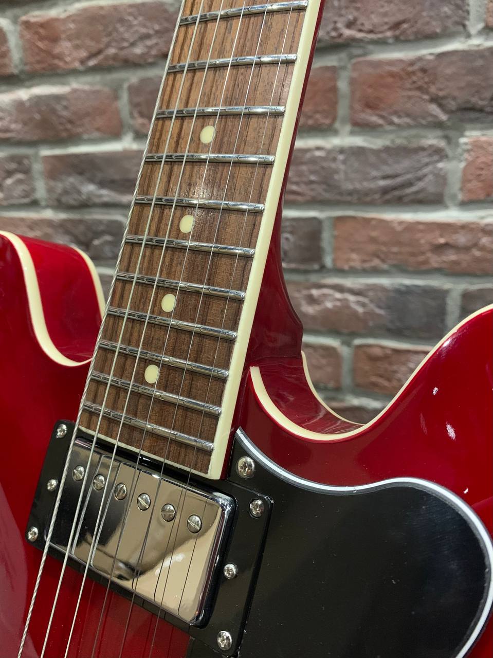 Электрогитара EART 335 Gloss Red - изображение 6