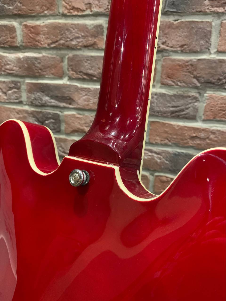 Электрогитара EART 335 Gloss Red - изображение 7
