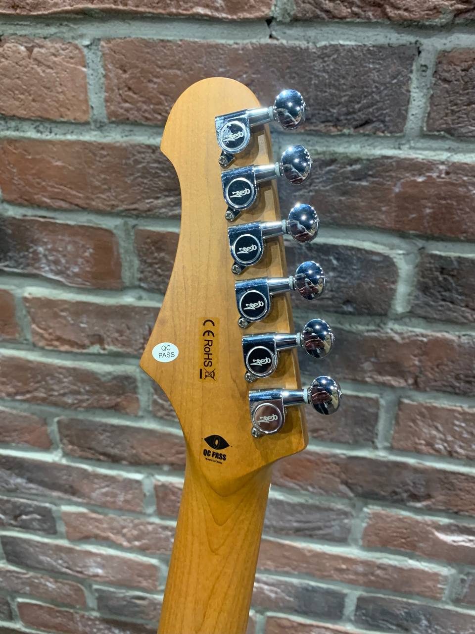 Электрогитара Jet Pink Stratocaster HSS - изображение 8