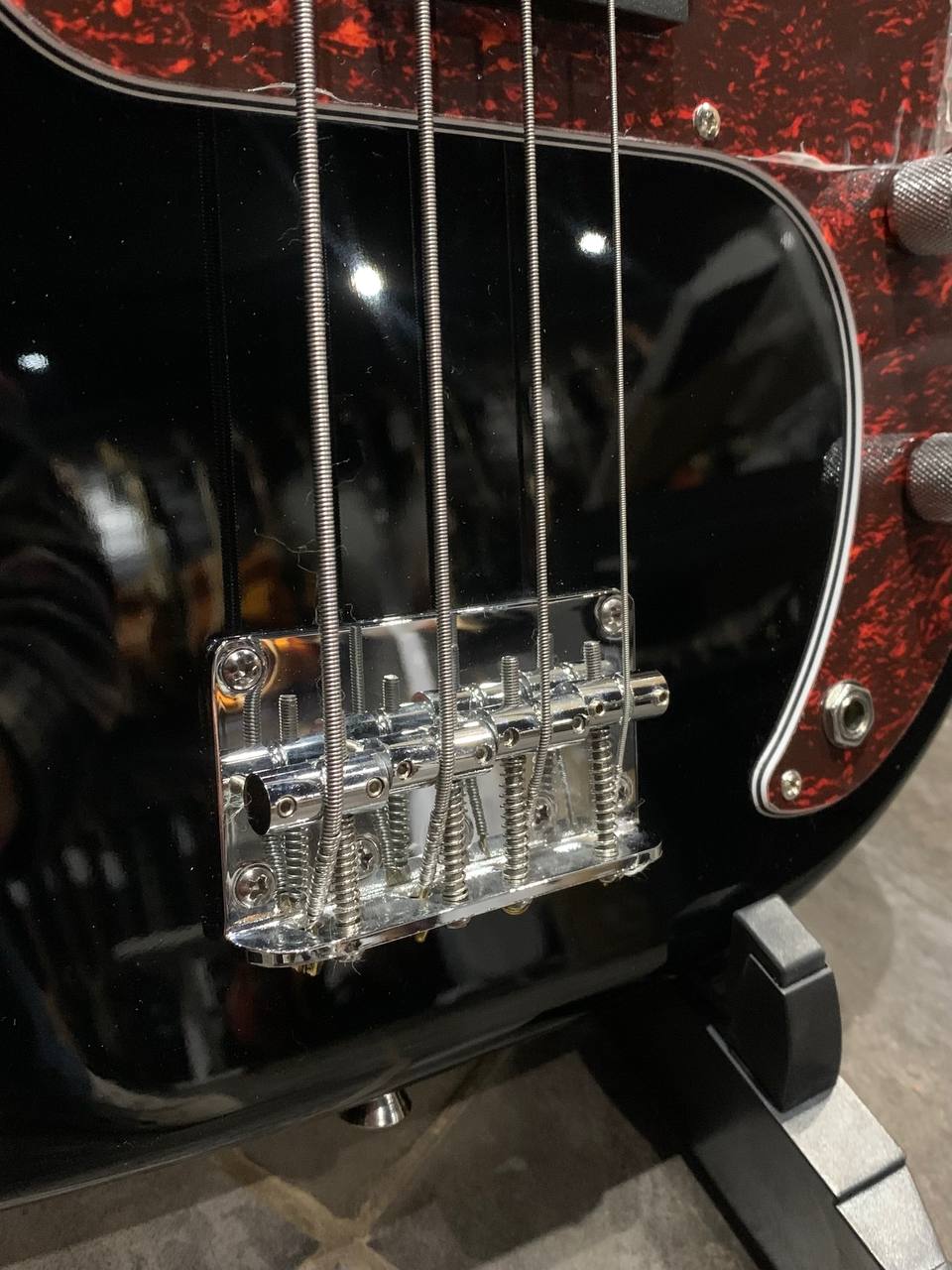 Бас Гитара Precision Bass BK-RD - изображение 3