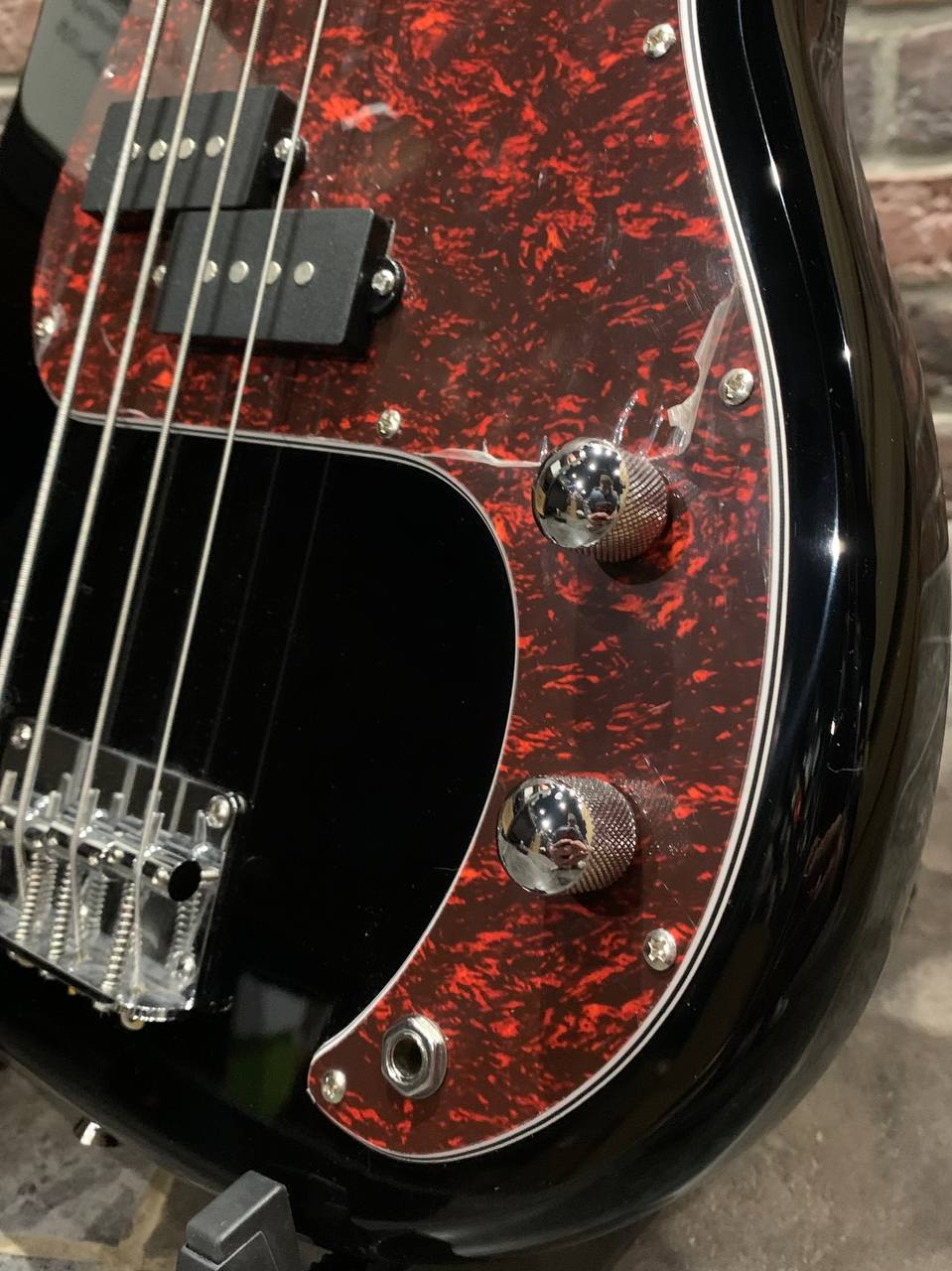 Бас Гитара Precision Bass BK-RD - изображение 4