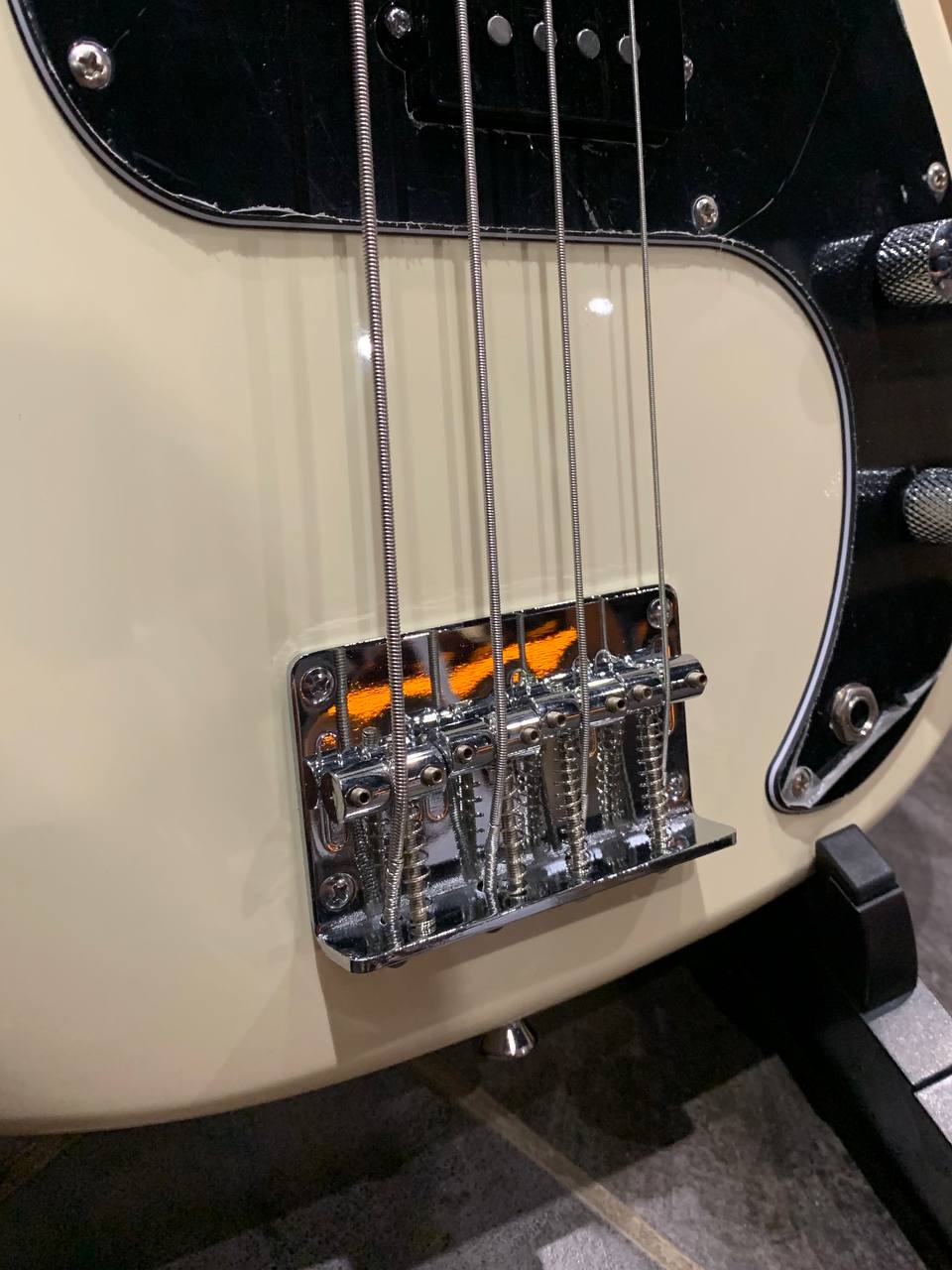 Бас Гитара Precision Bass White-OW - изображение 3