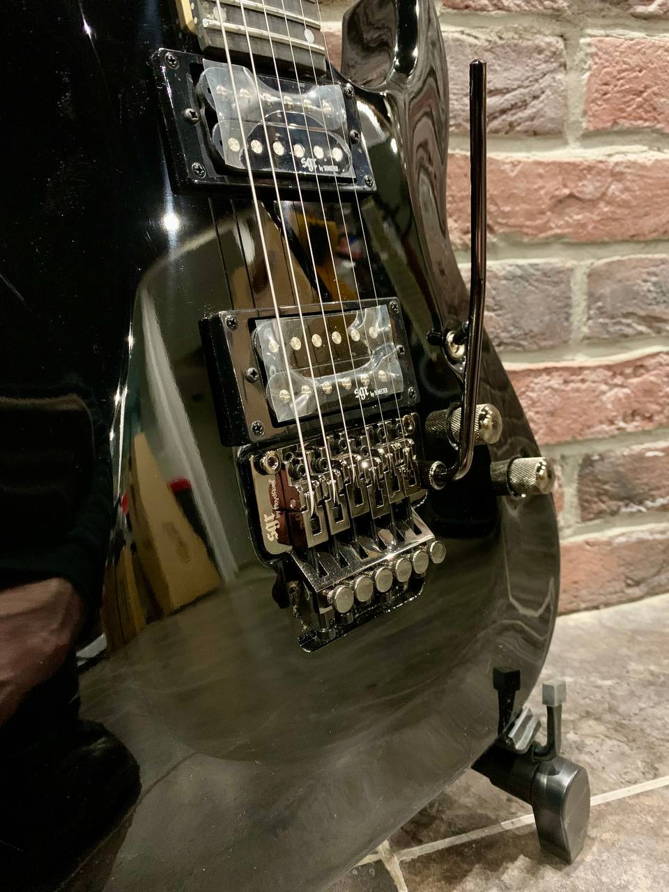 Электрогитара Schecter Floyd Rose SGR C-1 FR - изображение 4